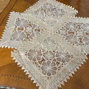NEW HANDMADE LACE SET OF 3 PIECE